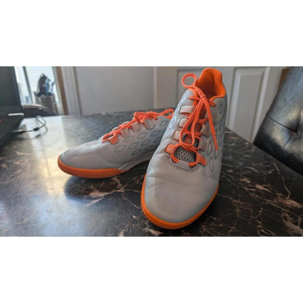 Decathlon Kipsta Indoor Soccer Shoes Futsal IC US 7 EU 40 Gray Orange